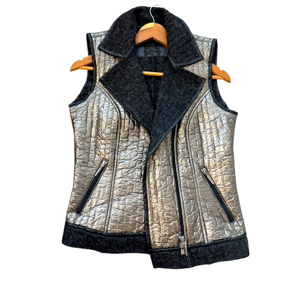 Airfield M EUC chrome moto Quilted in Silver and Black - Picture 1 of 14